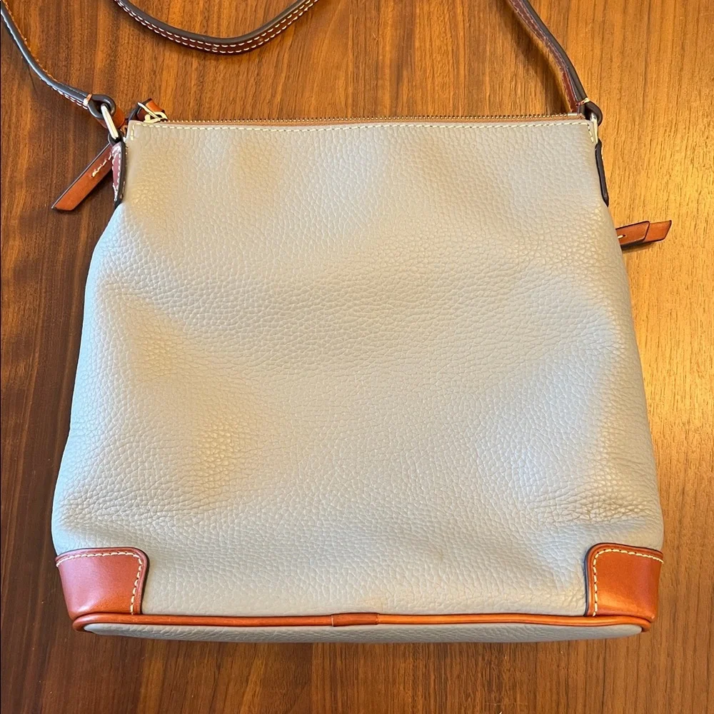 Dooney & Bourke Light Gray/Taupe Pebble Leather Crossbody Bag with Tan Trim - Picture 4 of 10